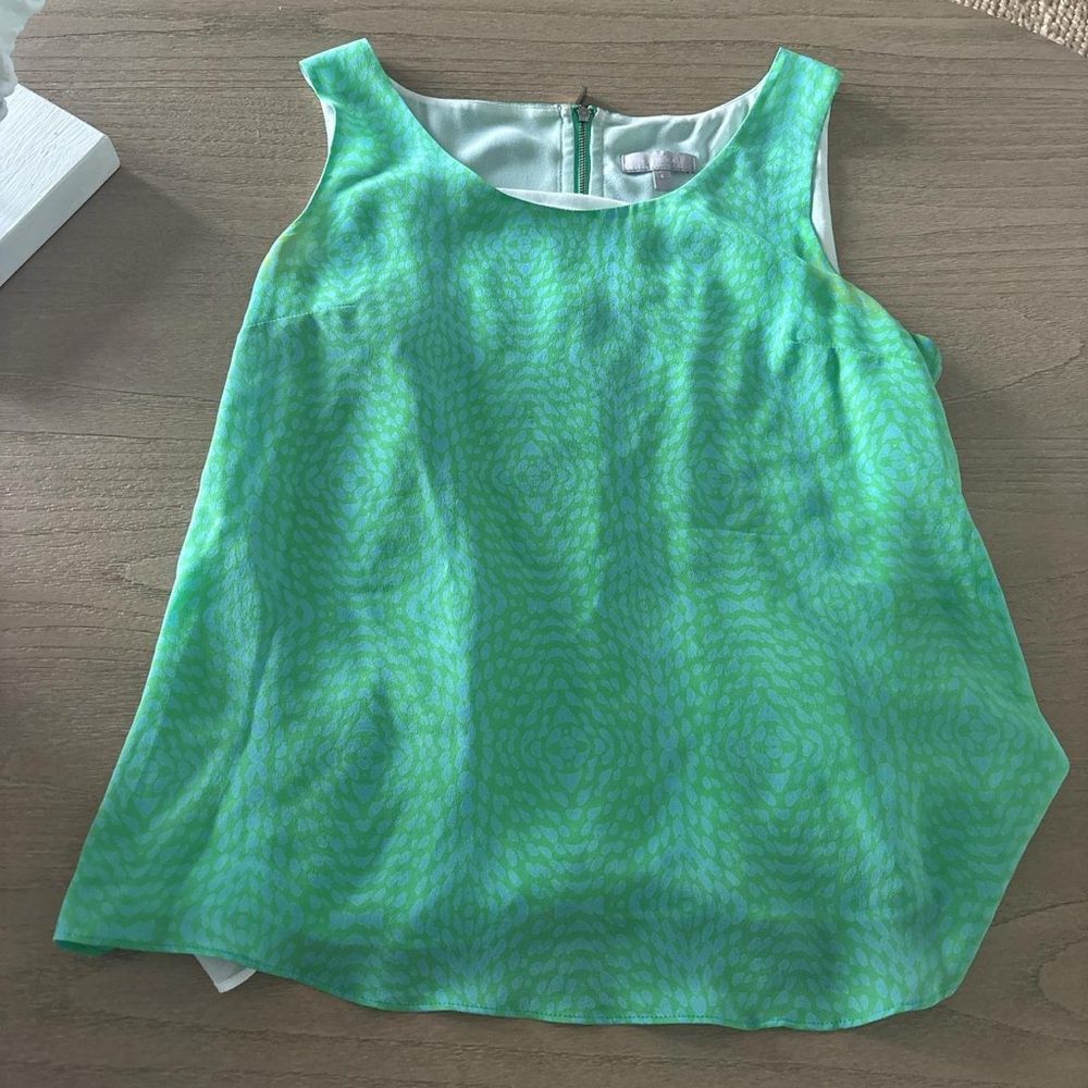 Asymmetrical Green Tank Top with Sleeveless Design